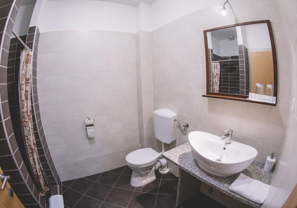 Central Apartman Sopron Exterior photo