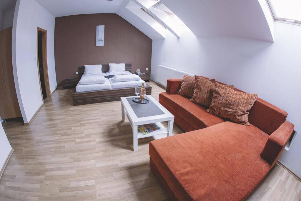 Central Apartman Sopron Exterior photo